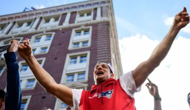 Gronkowski is first Patriots Hall of Famer in a long time to avoid 'remember when' era