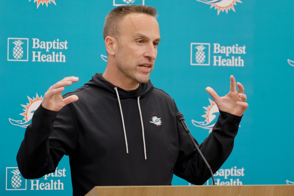 Dolphins' Jeff Hafley sets tone to start offseason program