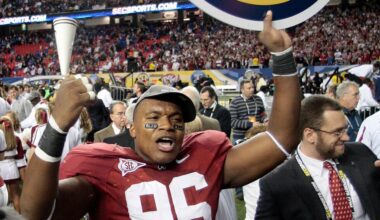 Former Alabama tackle accused of wearing makeup, wigs to impersonate NFL players in $20M scheme