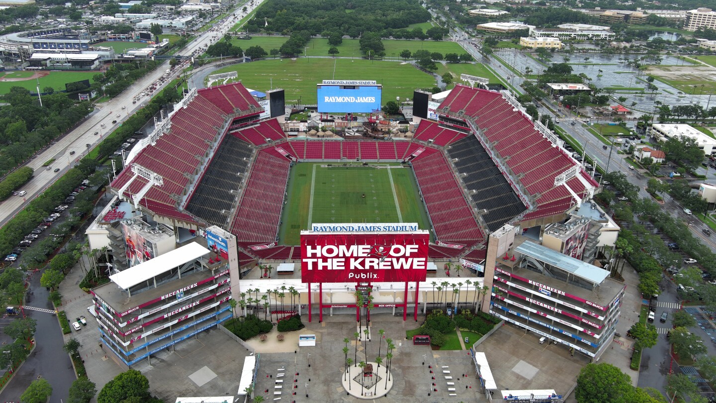 Buccaneers have met with Tampa Sports Authority about a renovation of Raymond James Stadium