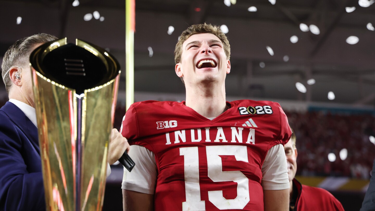 Kirk Cousins: The best QB should play, and Fernando Mendoza is going to be great