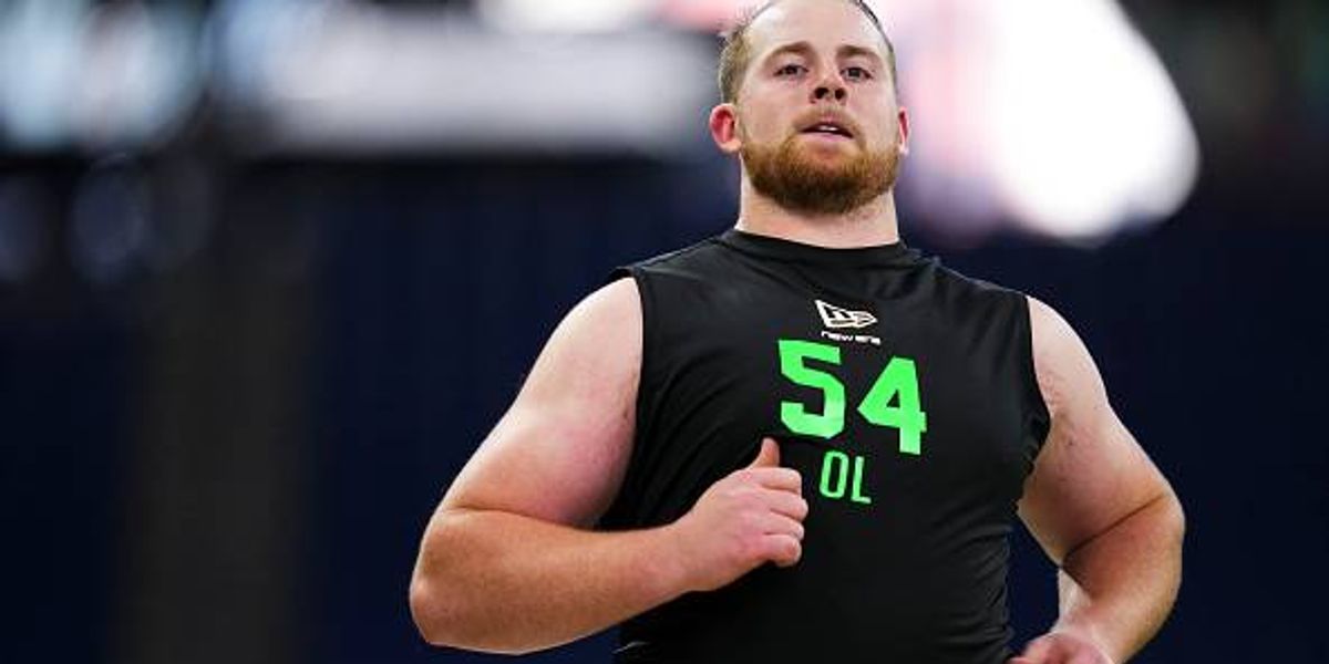 Carver Willis’ elite run blocking makes him tailor-made for Falcons