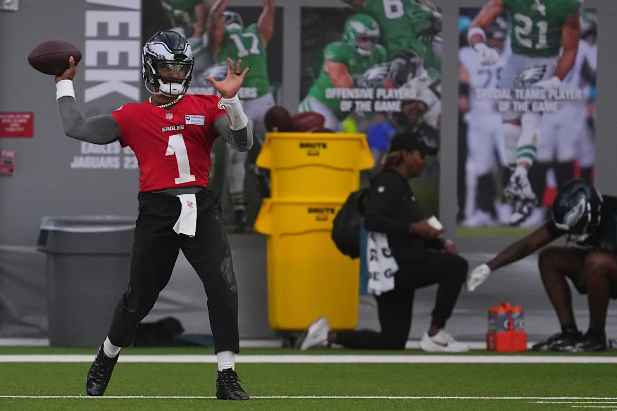 Eagles roster tiers: Franchise stars, starters, depth, developmental