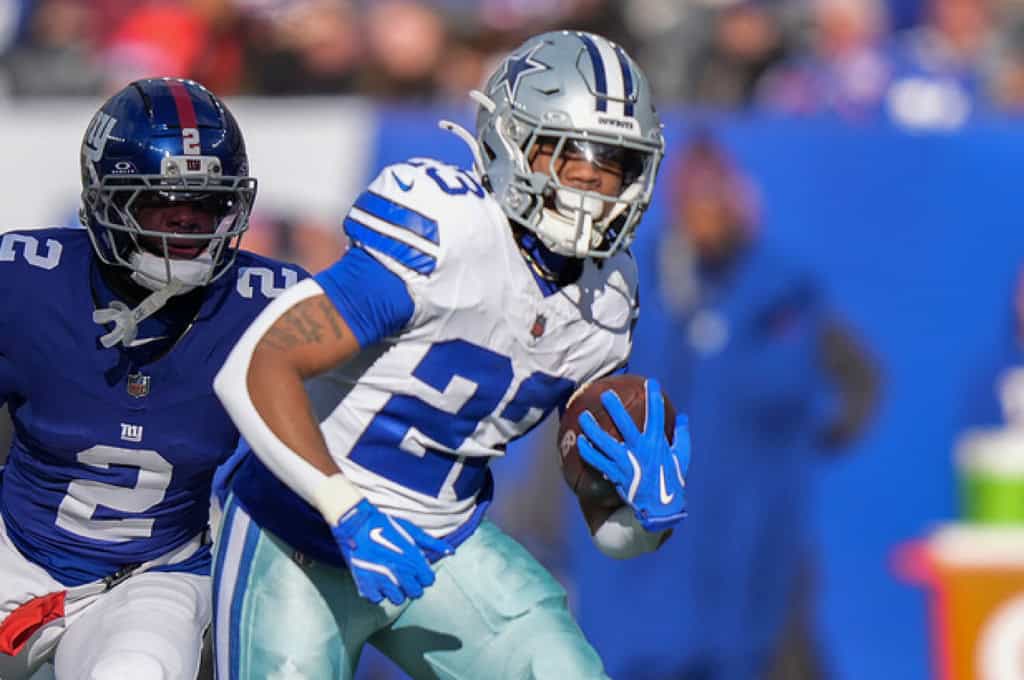 Jaydon Blue carries the ball against the Giants and shows why he deserves a shot at Cowboys RB2.

