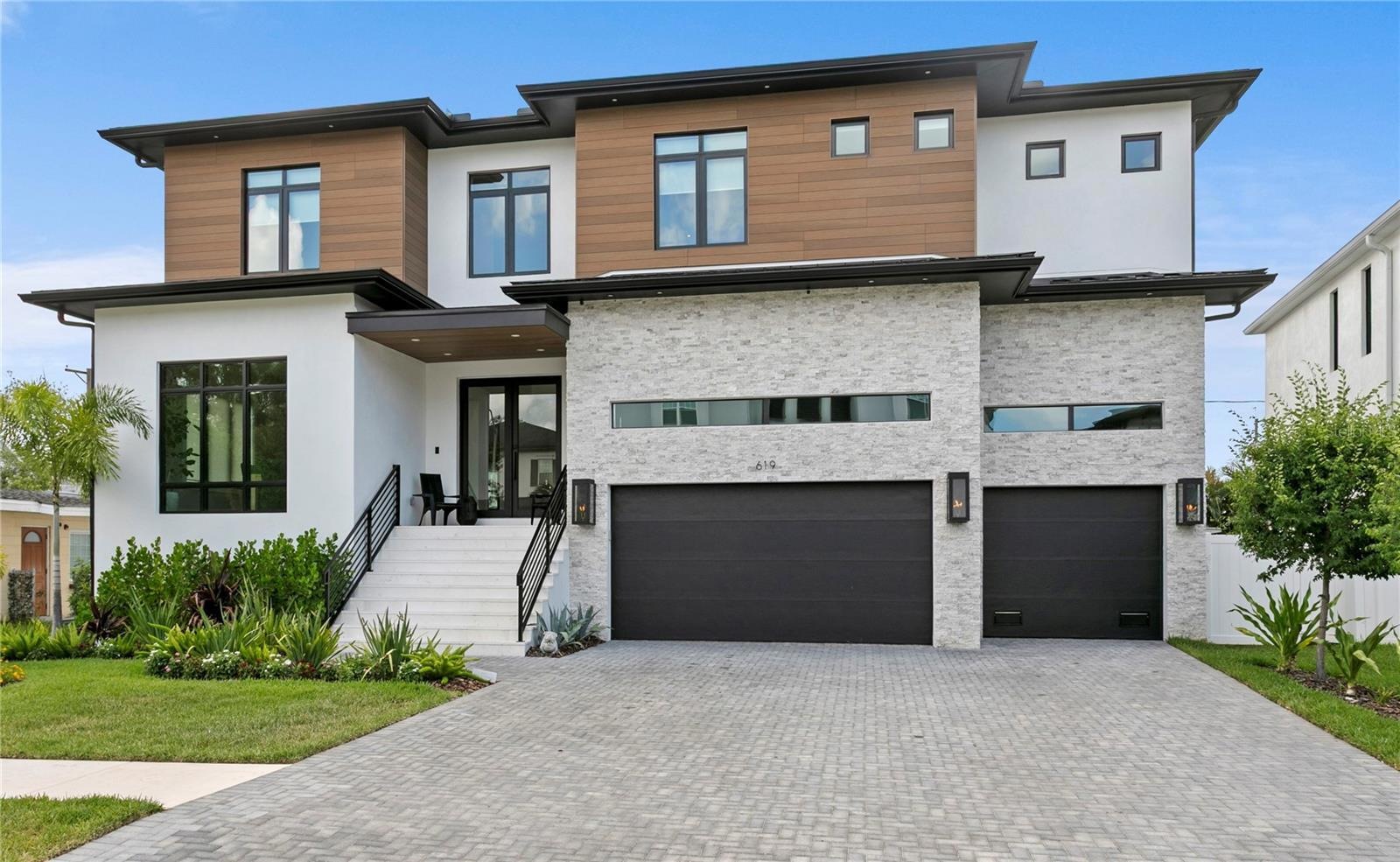 Former Tampa Bay Bucs TE Kyle Rudolph is selling his Davis Islands home 