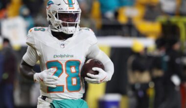 Why Dolphins made a mistake not trading De'Von Achane