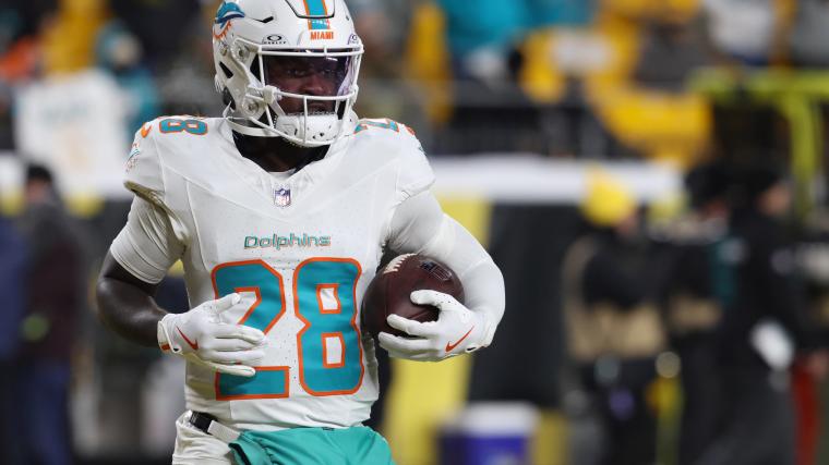 Why Dolphins made a mistake not trading De'Von Achane