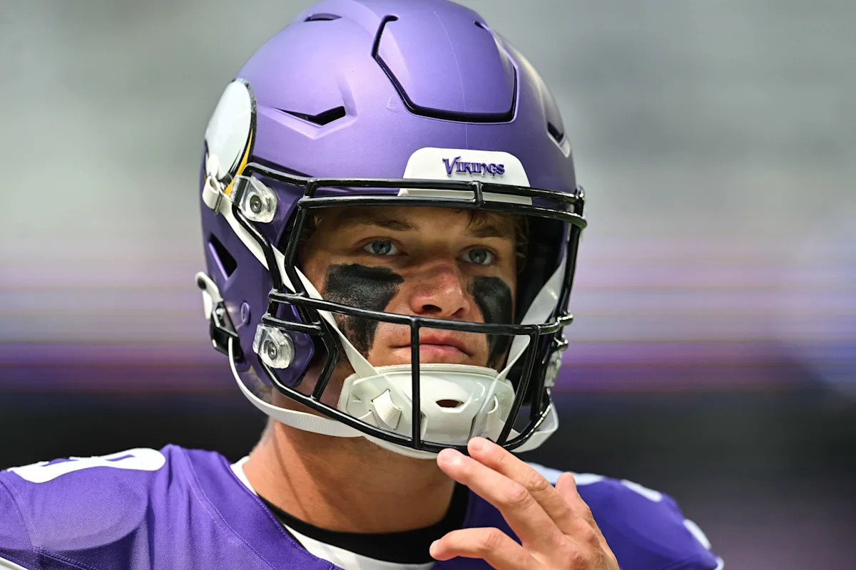 J.J. McCarthy denies 'awkwardness' surrounding he and Kyler Murray