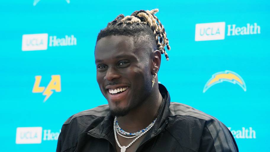 David Njoku's Comments on Justin Herbert, Mike McDaniel Hint at Chargers' Rep in NFL