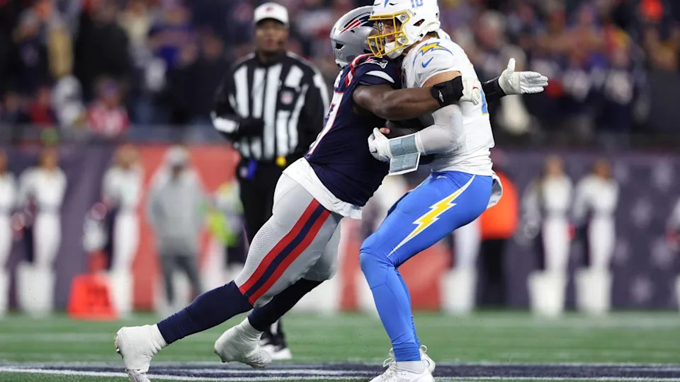 <a class="link " href="https://sports.yahoo.com/nfl/players/33461/" data-i13n="sec:content-canvas;subsec:anchor_text;elm:context_link" data-ylk="slk:Milton Williams;sec:content-canvas;subsec:anchor_text;elm:context_link;itc:0" data-yga="{"yLinkElement":"context_link","yModuleName":"content-canvas","yLinkText":"Milton Williams","ySubModuleName":"anchor_text","yHasCommerce":false}">Milton Williams</a> tackling Justin Herbert.<p>&lpar;Photo by Adam Glanzman&sol;Getty Images&rpar;</p>