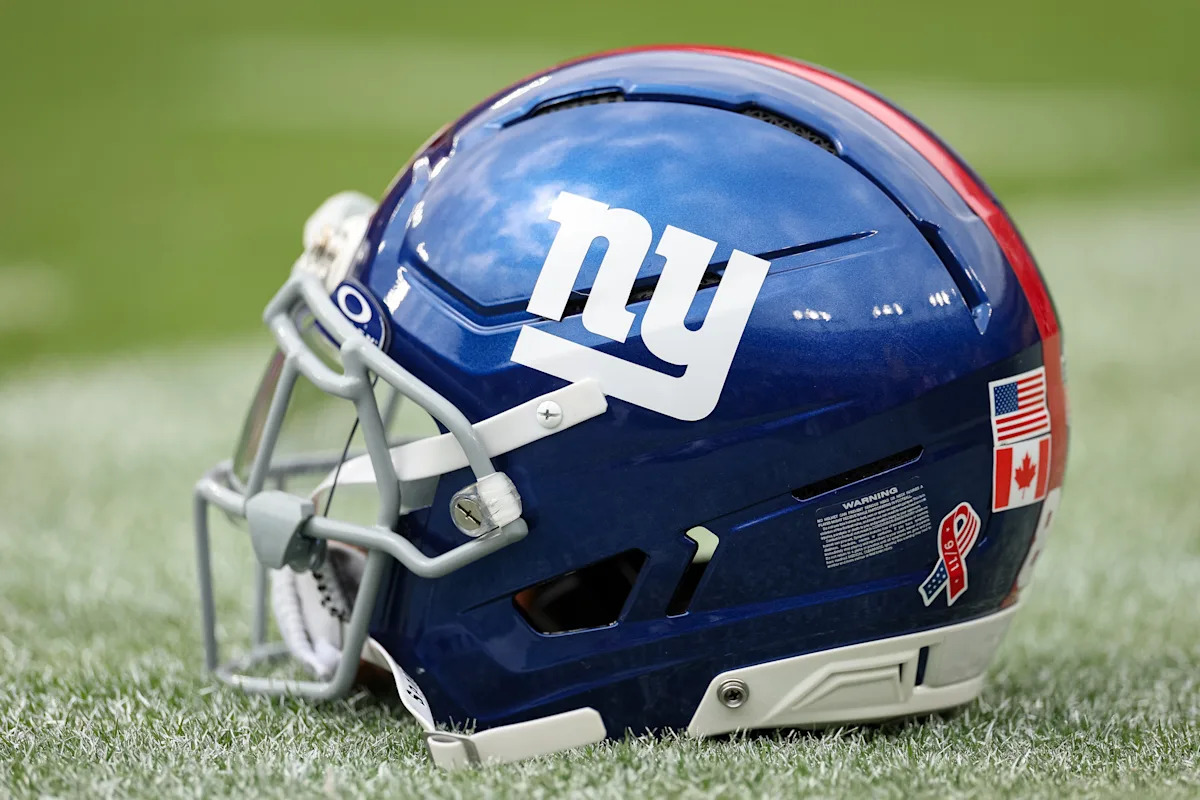 Giants hire former Texans, Cardinals executive for front-office role