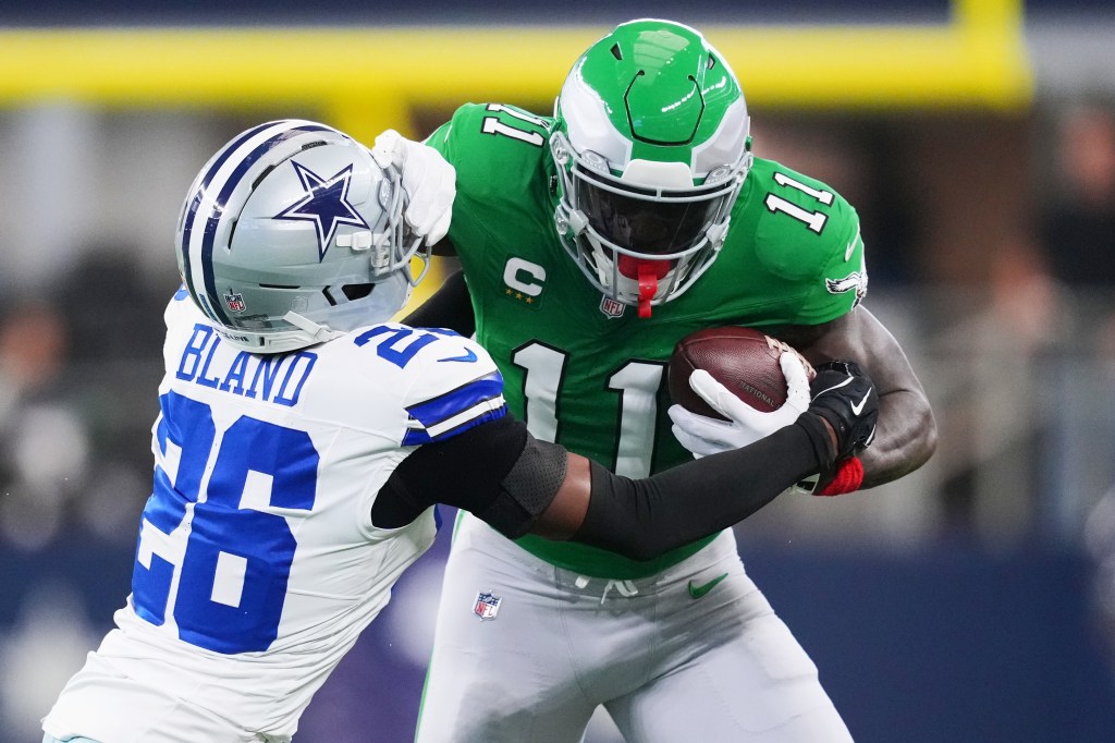 Patriots mailbag: Is a first-round pick too much for A.J. Brown?