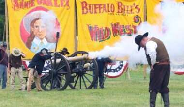 Photos: Buffalo Bill’s Wild West Show Rides Into Utica for Wild Bill Hickok Days – Shaw Local