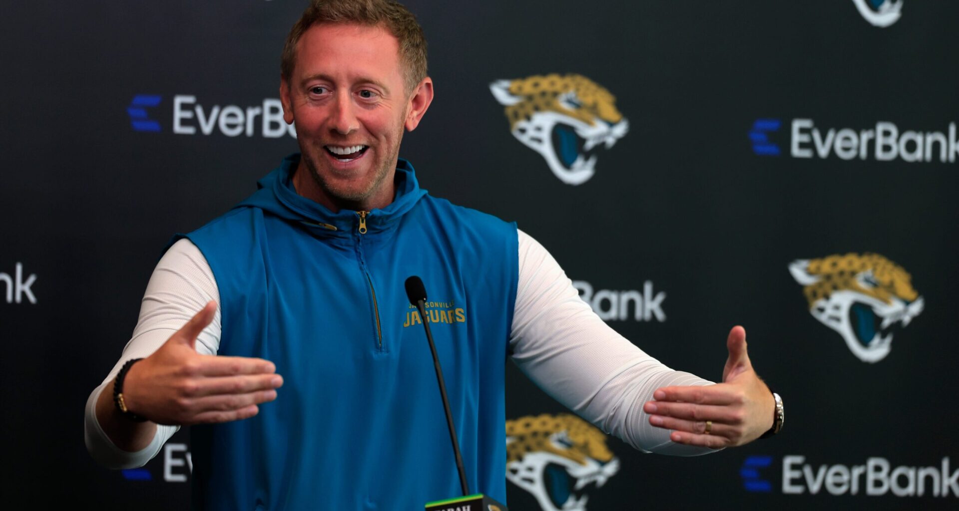 Way-too-early 2027 NFL mock draft has Jaguars doing something they probably should have done this year