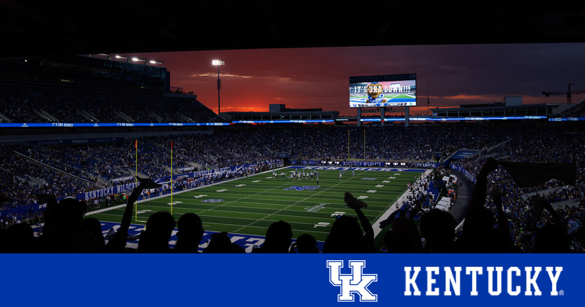 Five Student-Athletes Chosen to the Collegiate All-Commonwealth Football Team – UK Athletics