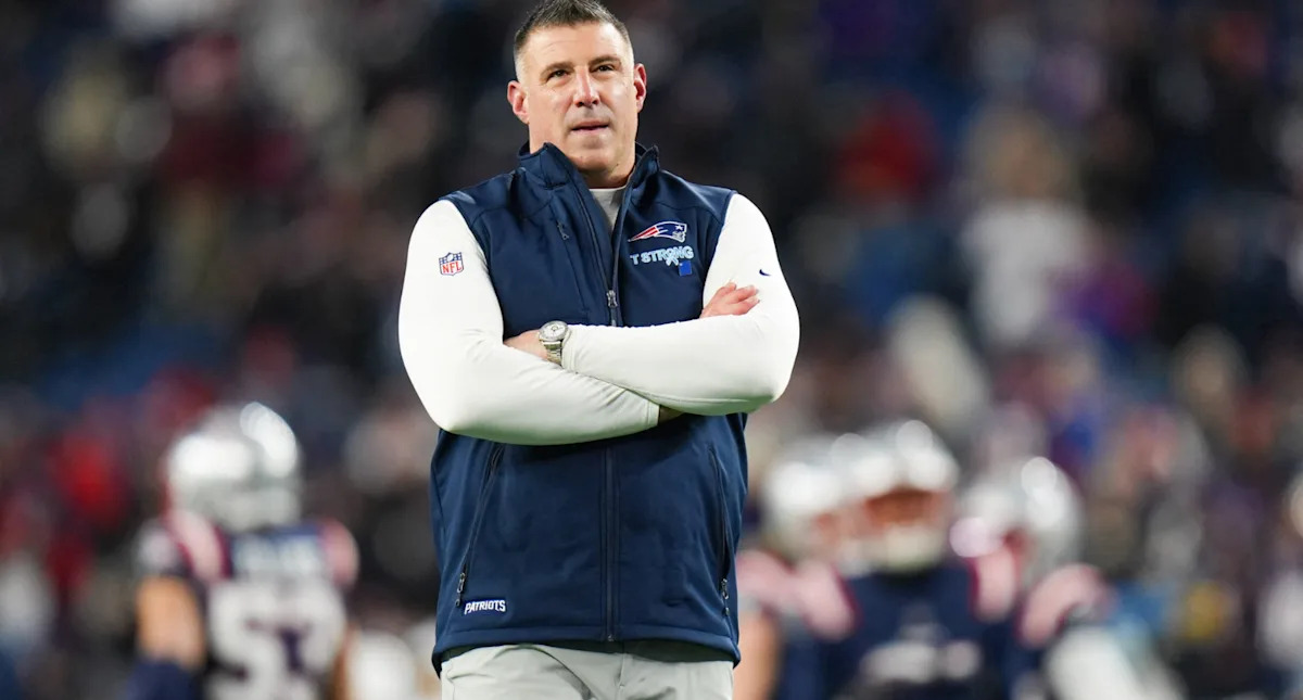 Albert Breer thinks Chargers could go after Mike Vrabel in their schedule release video