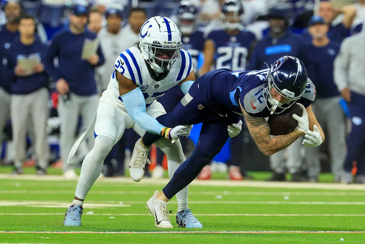 Should the Tennessee Titans sign DB Kenny Moore II?