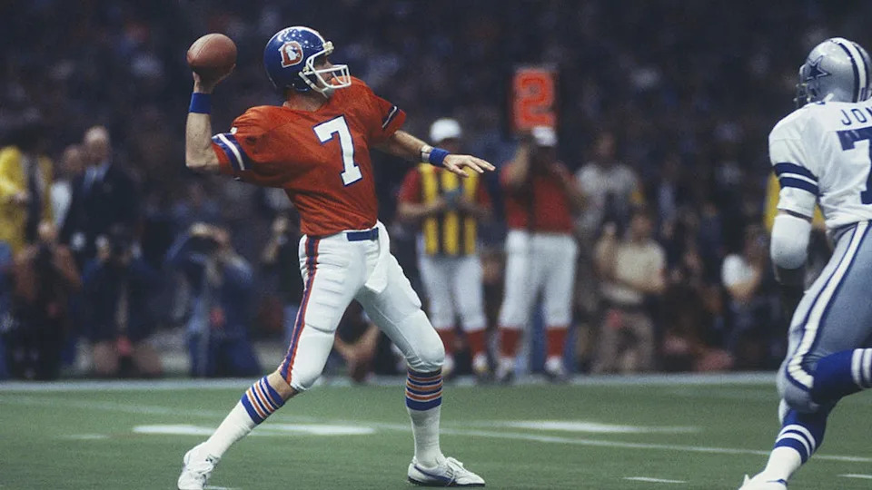 <div>NEW ORLEANS - JANUARY 15: <a class="link " href="https://sports.yahoo.com/ncaaf/players/299270/" data-i13n="sec:content-canvas;subsec:anchor_text;elm:context_link" data-ylk="slk:Denver Broncos quarterback;sec:content-canvas;subsec:anchor_text;elm:context_link;itc:0" data-yga="{"yLinkElement":"context_link","yModuleName":"content-canvas","yLinkText":"Denver Broncos quarterback","ySubModuleName":"anchor_text","yHasCommerce":false}">Denver Broncos quarterback</a> Craig Morton #7 passes against the Dallas Cowboys as Ed Jones #72 of the Cowboys runs towards Craig Morton for the tackle during Super Bowl XII at the Superdome on January 15, 1978 in New Orleans, Lousiana. The Dallas Cowboys defeated the Denver Broncos 27-10. (Photo by Focus on Sport via Getty Images)</div>