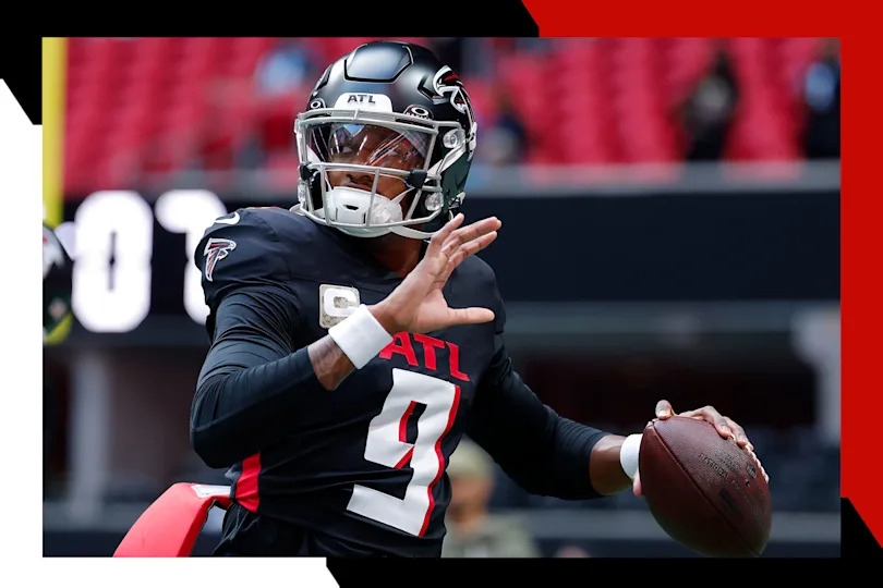Falcons quarterback Michael Penix Jr. drops back to throw a pass.