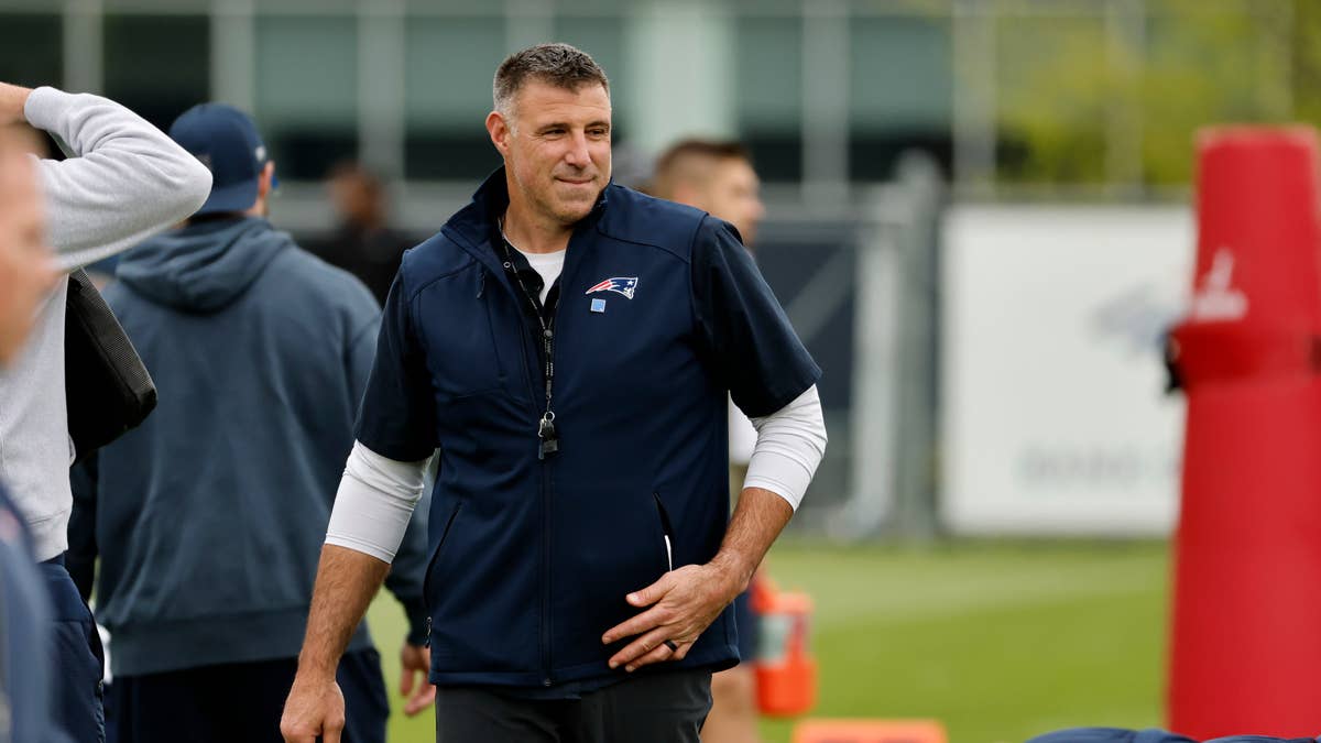 Chargers Troll Patriots Over Mike Vrabel-Dianna Russini Controversy in Schedule Release Video