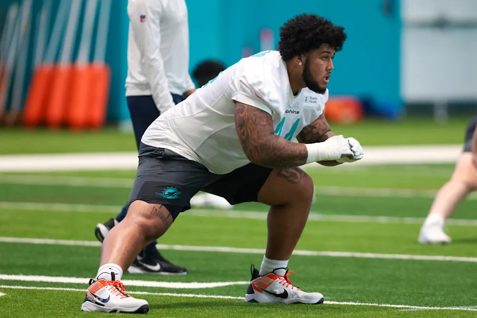 May 8, 2026; Miami Gardens, FL, USA; Miami Dolphins guard Kadyn Proctor (74) works during rookie minicamp.<span class="wp-block-image__credit">Sam Navarro-Imagn Images</span>
