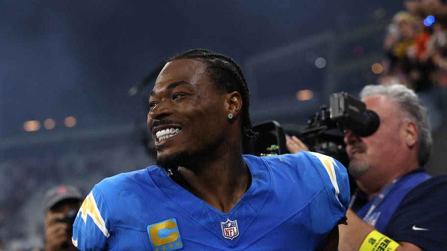 Chargers Waste No Time Making Stance on Derwin James Contract Clear