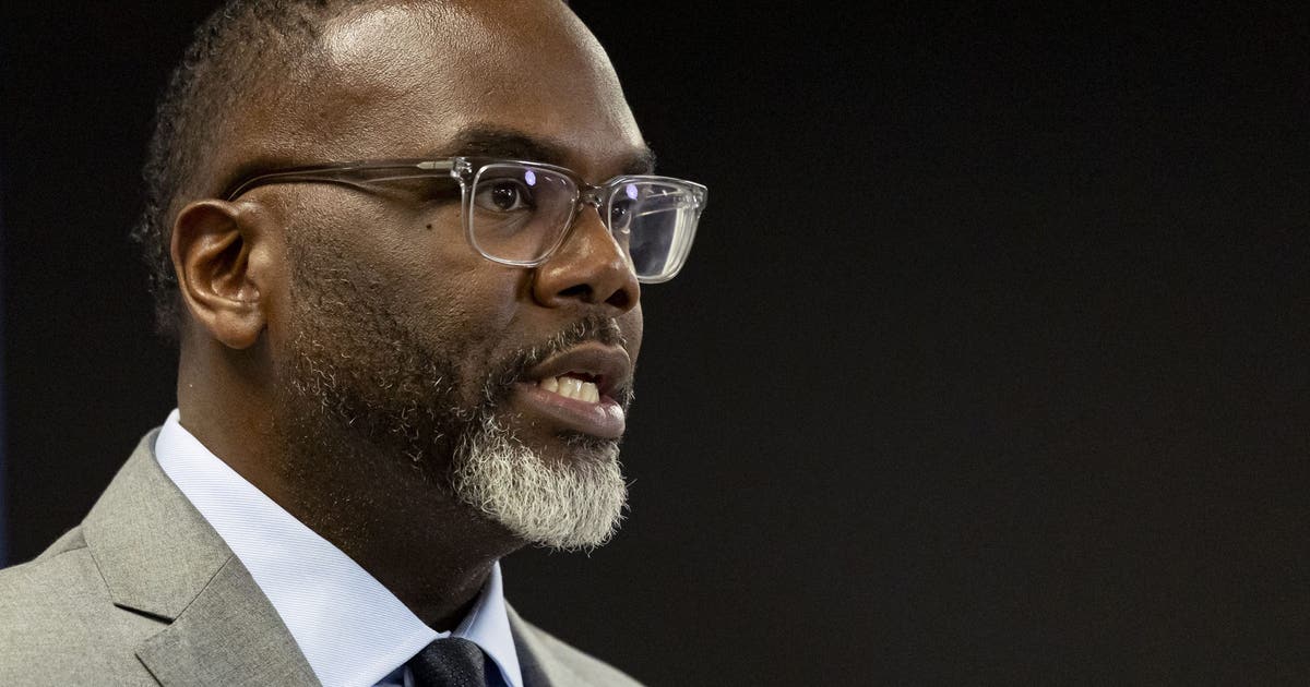 Chicago Mayor Brandon Johnson jabs Pritzker amid Bears saga: ‘I’m not a billionaire’