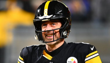 Aaron Rodgers returning to Steelers for 2026 season