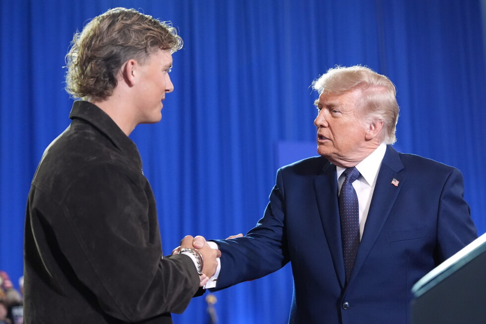 Giants' Carter felt need to call out Dart to show he's against Trump