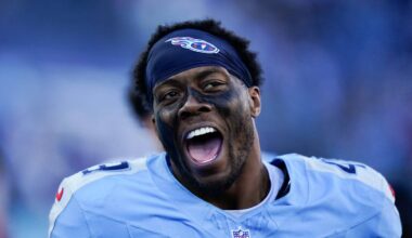 Tennessee Titans linebacker Arden Key (49) celebrates