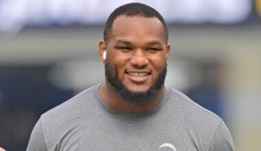 Atlanta Falcons defensive end Da'Shawn Hand