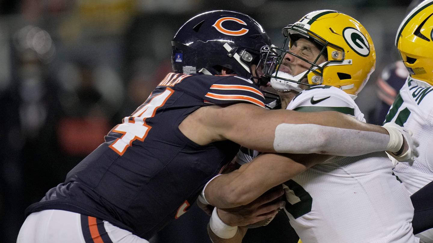 Bears' Dayo Odeyingbo Decision Could Cost Austin Booker the Starting Job He Earned