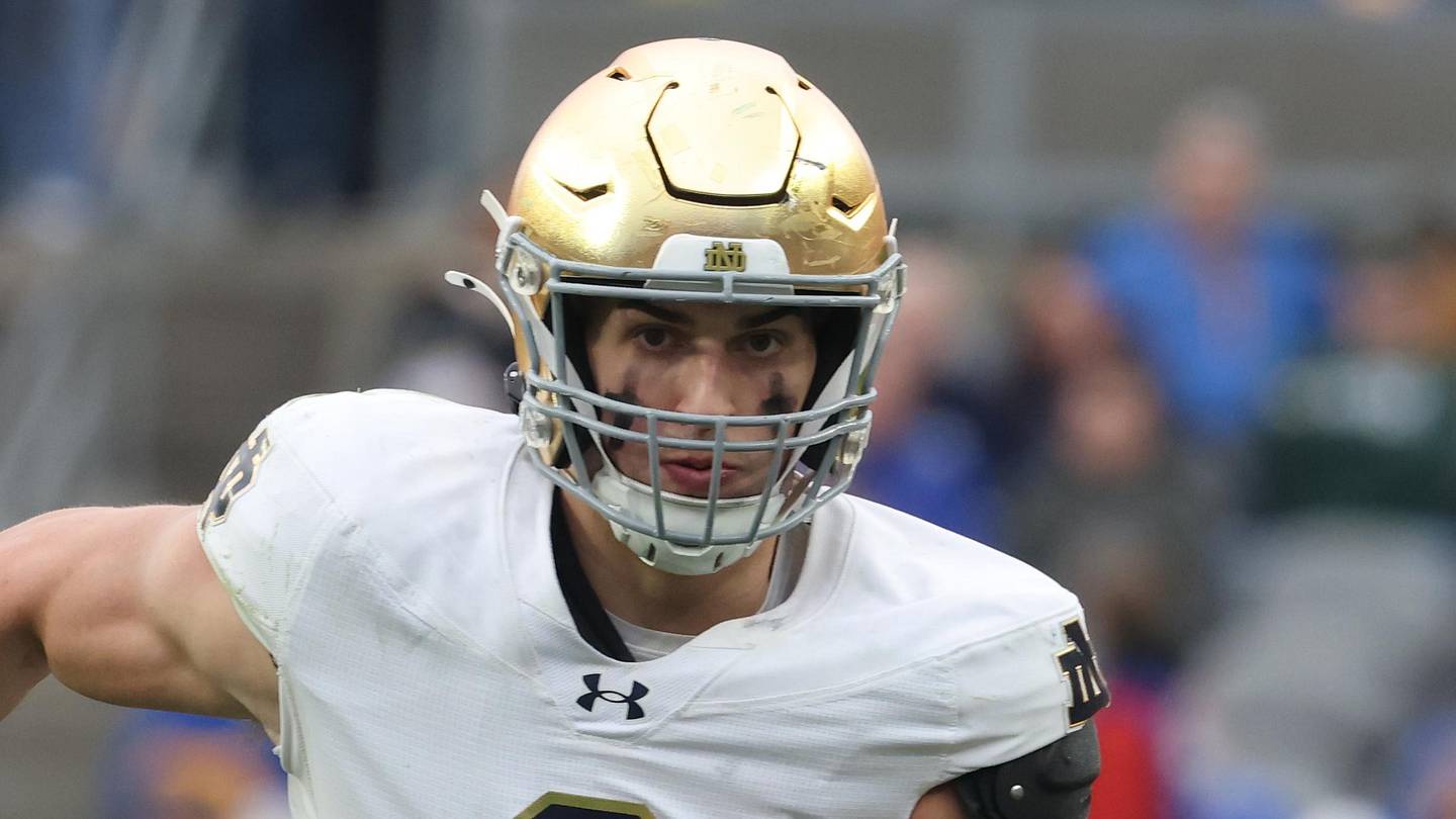 Former Notre Dame tight end gets unexpected opening to Patriots playing time