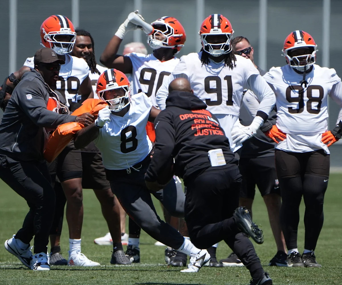 Browns' young DE duo must take huge step without Myles Garrett in 2026