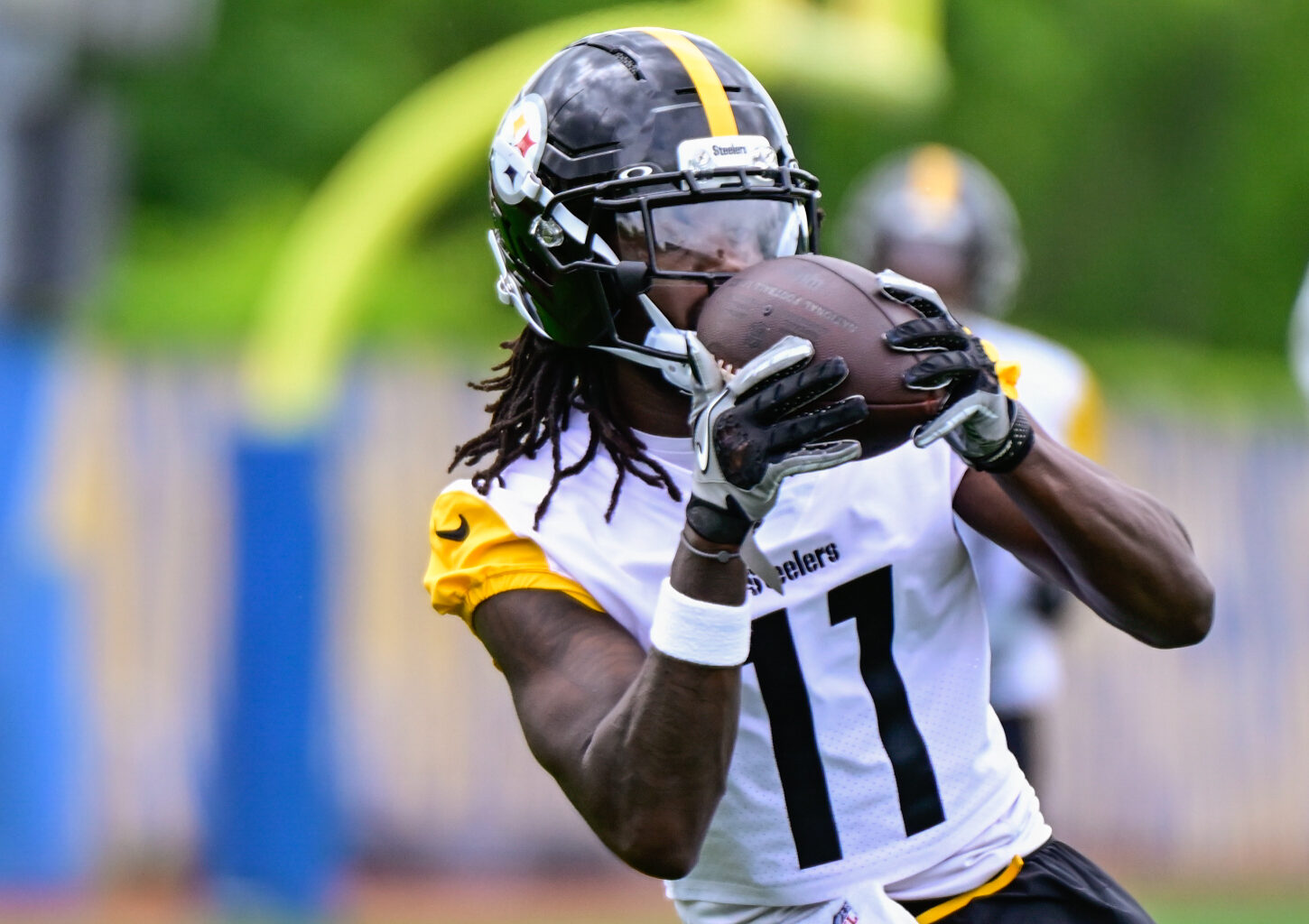 Just-Released Steelers WR Signs with AFC Team