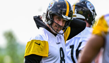 Bears Legend Delivers Clear Opinion of Steelers QB Aaron Rodgers