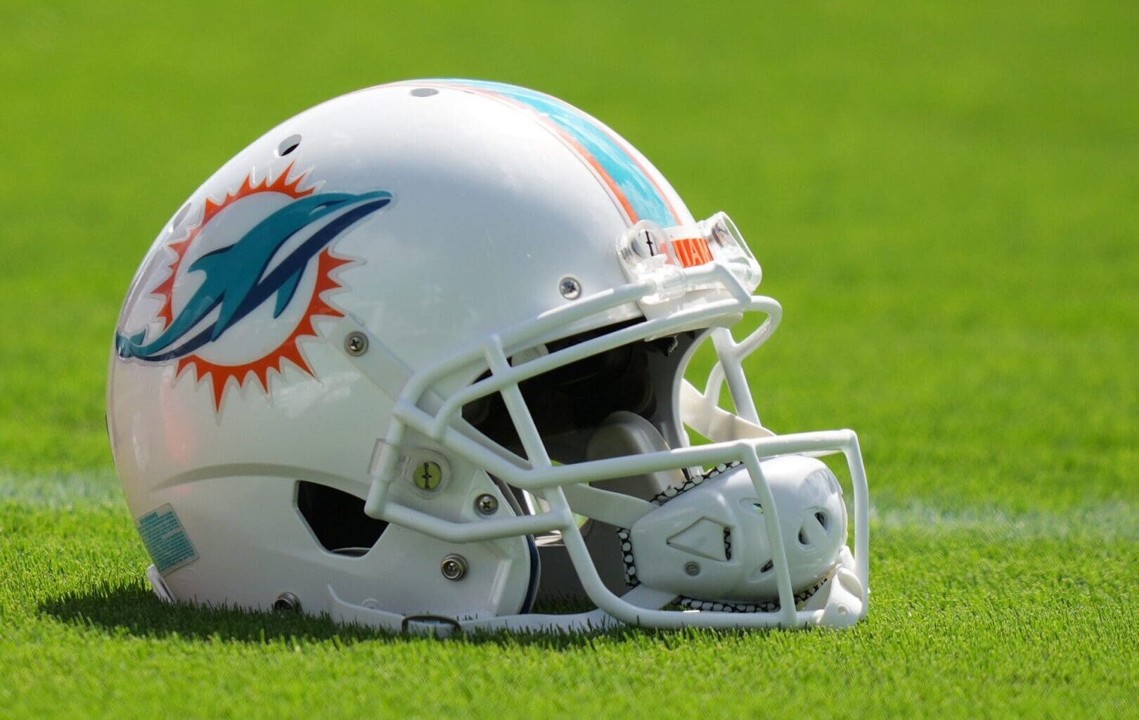 Dolphins Sign S Major Burns Among Three Roster Moves