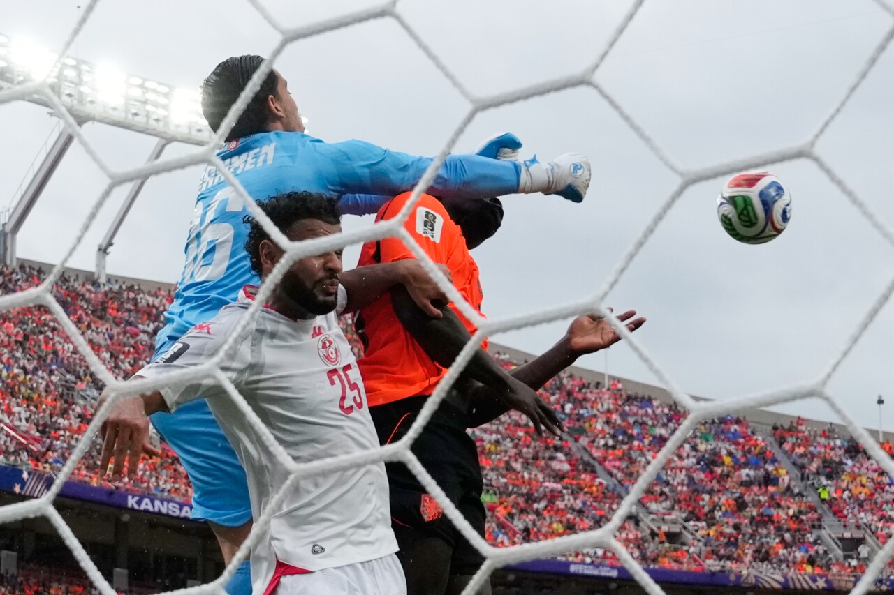 Netherlands Tunisia WCup Soccer