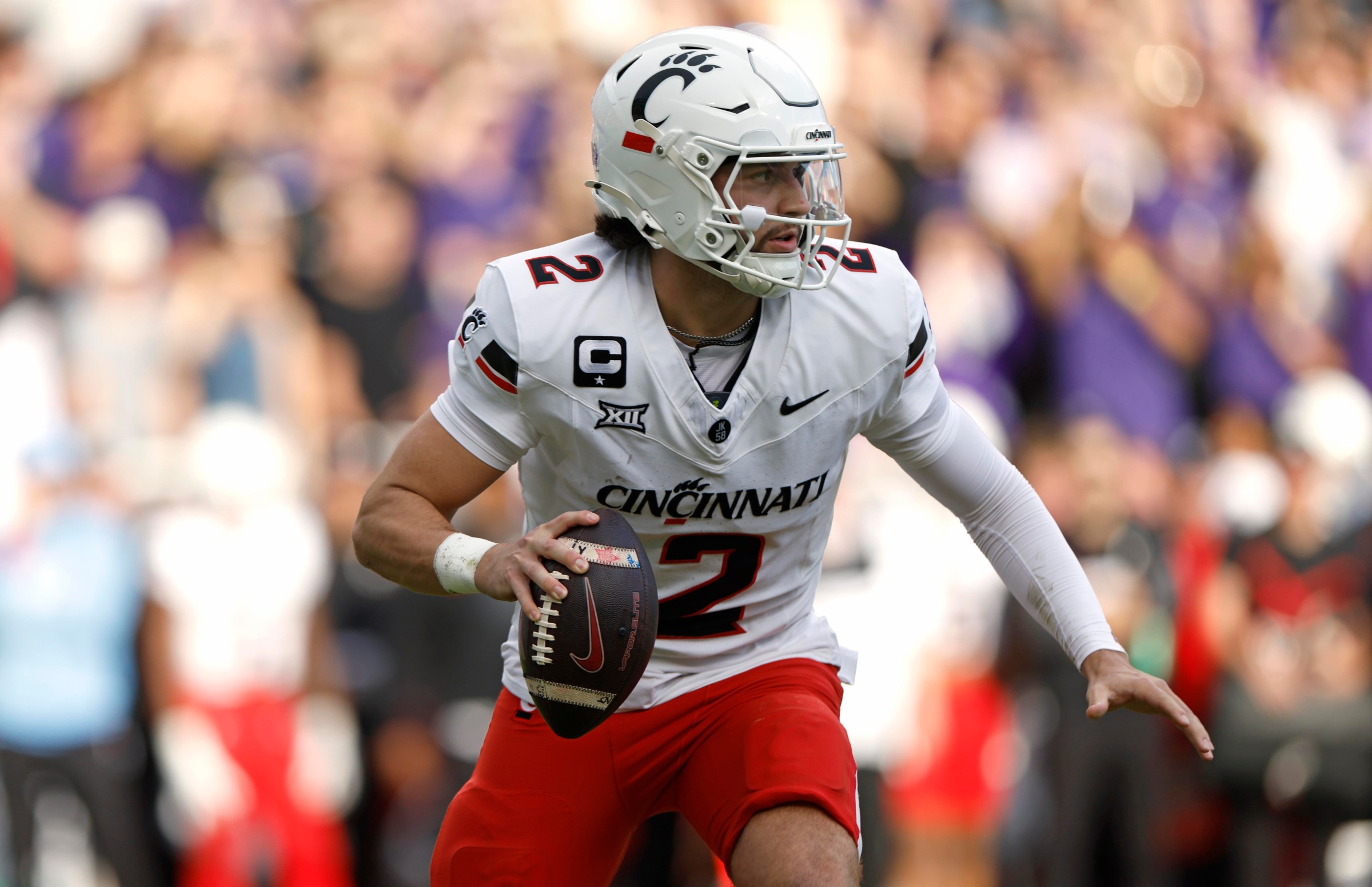 Brendan Sorsby #2 of the Cincinnati Bearcats