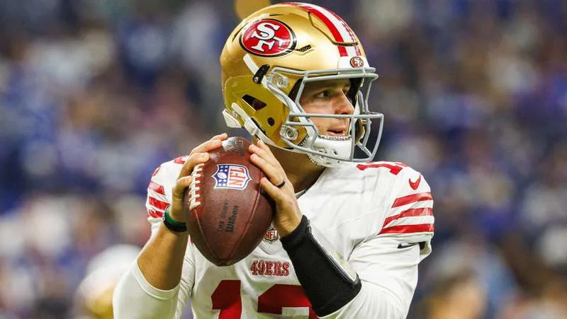 December 22, 2025: San Francisco 49ers quarterback Brock Purdy 13 throws the ball during NFL, American Football Herren, USA game action against the Indianapolis Colts at Lucas Oil Stadium in Indianapolis, Indiana. /CSM Indianapolis United States of America – ZUMAc04_ 20251222_zma_c04_148 Copyright: xJohnxMersitsx