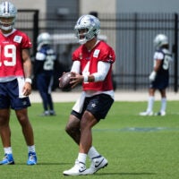 The Cowboys are playing it safe with Dak Prescott, who's dealing with some knee soreness.