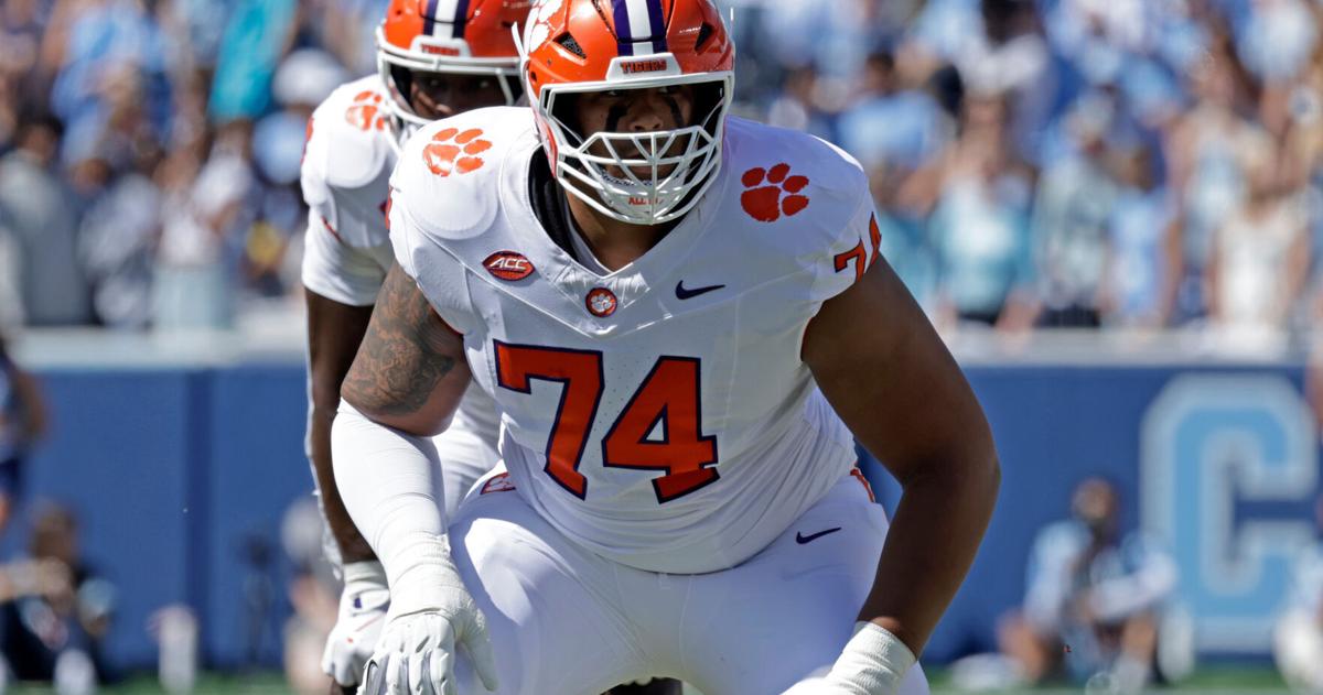 Several sons of NFL players keep choosing to play at Clemson