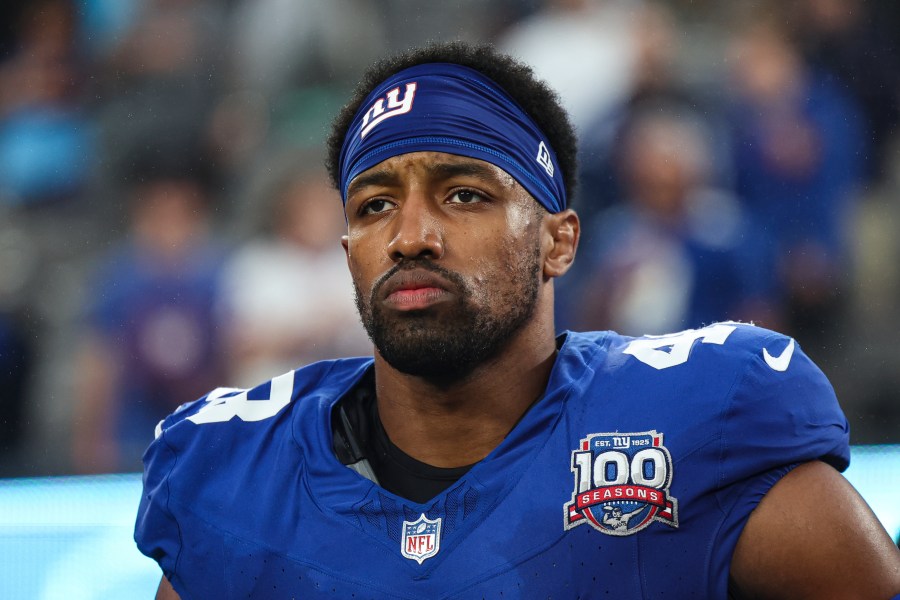 Browns officially sign veteran defensive end