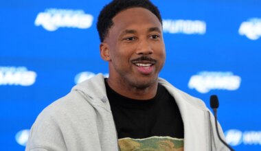Rams star Myles Garrett makes practice debut during OTAs
