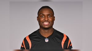 Bengals player to fly with Blue Angels before Dayton Air Show