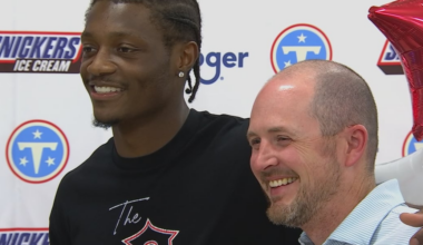Titans rookie Carnell Tate meets fans at Brentwood Kroger