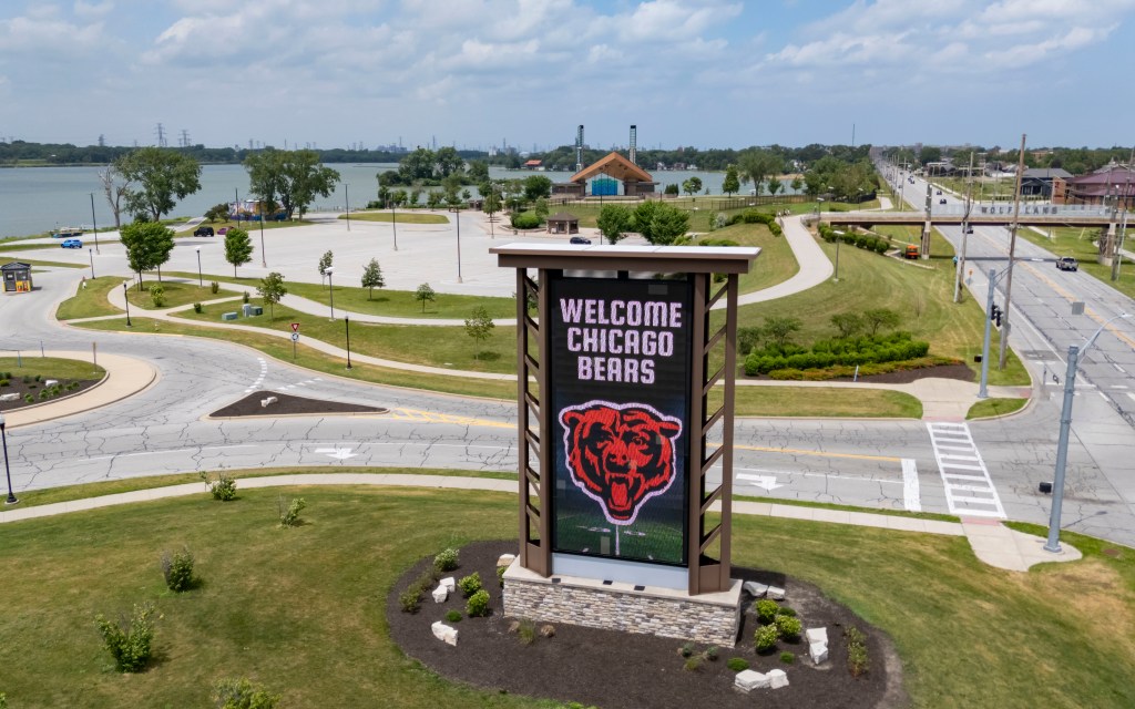Some south suburban officials say Bears should stay in state