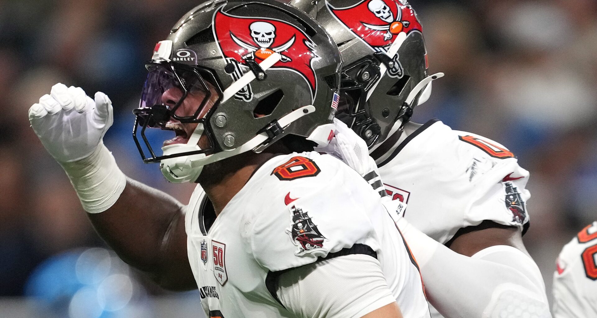 Bucs Urged to Trade Starting Inside Linebacker SirVocea Dennis