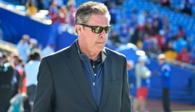 Dan Marino Catches Flak for Signing MAGA Hat While Visiting the White House