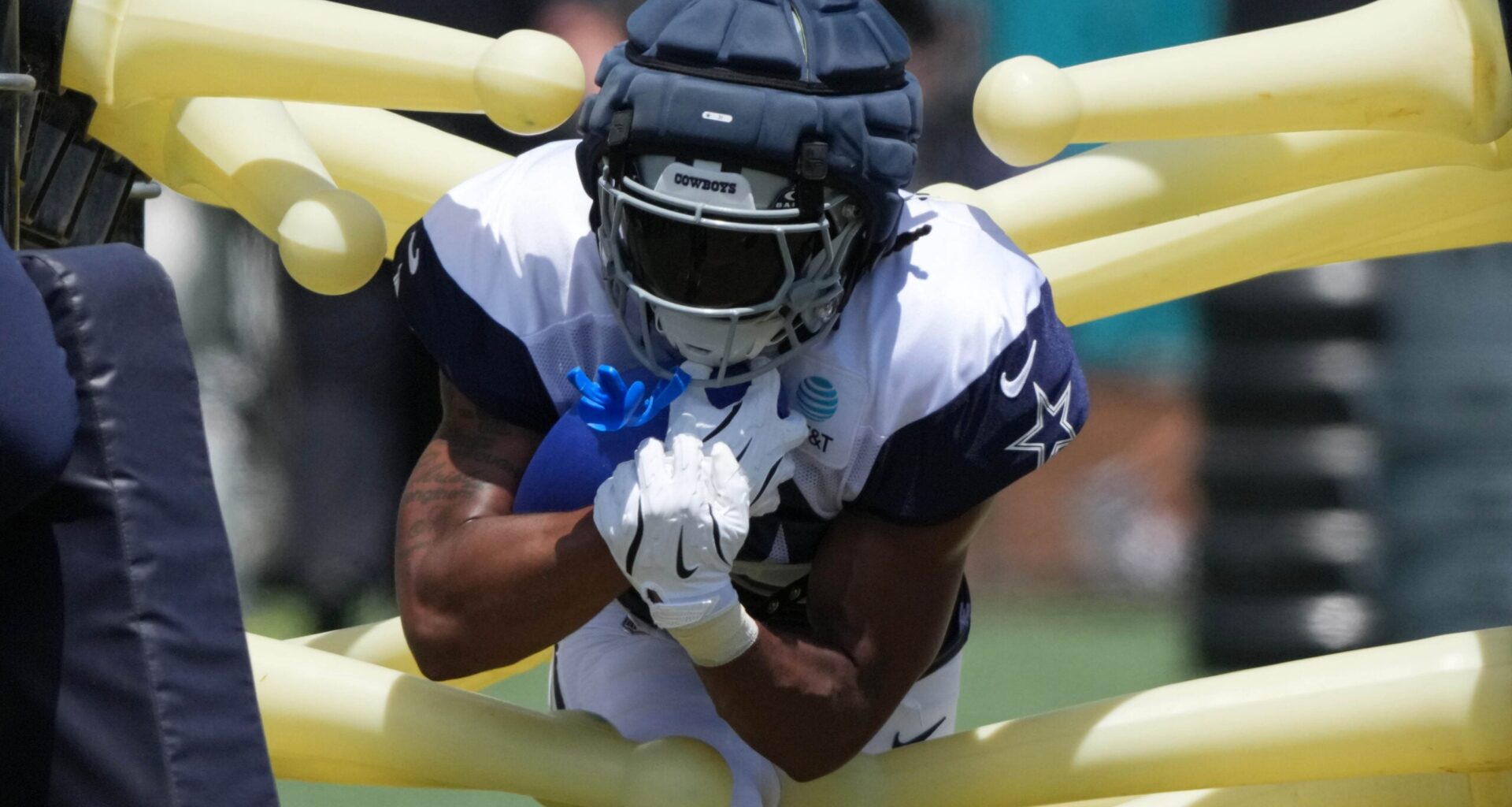 Jul 27, 2025; Oxnard, CA, USA; Dallas Cowboys running back Jaydon Blue (34) carries the ball at training camp at the River Ridge Fields.